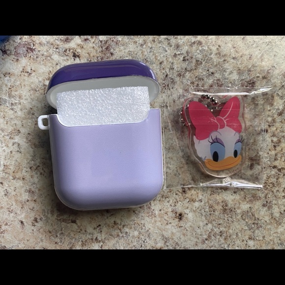 Daisy AirPods 2nd Generation Case NEW Daisy Duck - Picture 5 of 7